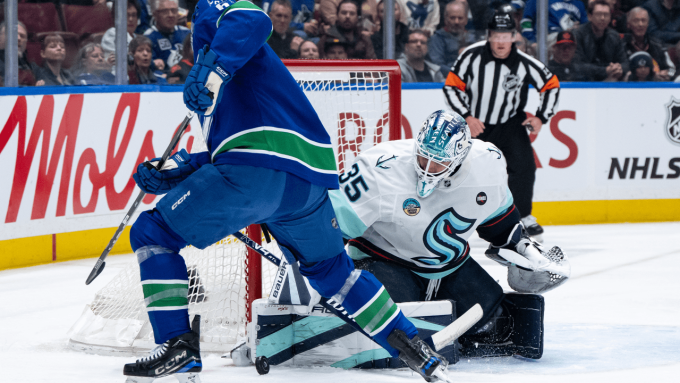 Daccord makes 24 saves, Kraken shut out Canucks 
