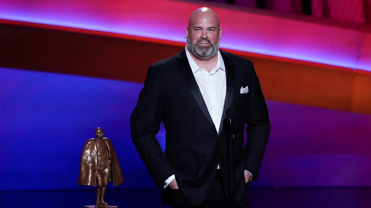 Former Bengals, Rams Pro Bowl OT Andrew Whitworth stumps for OL award at NFL Honors
