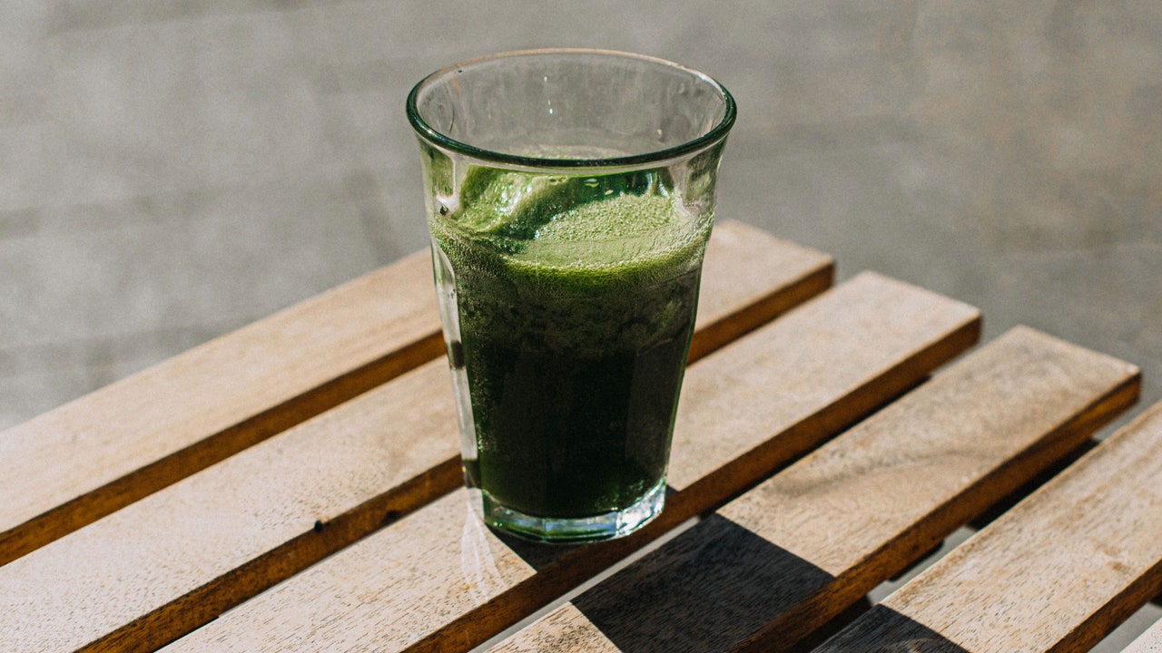 I Drink a Wheatgrass Shot Every Morning—Here’s All the Benefits I Notice