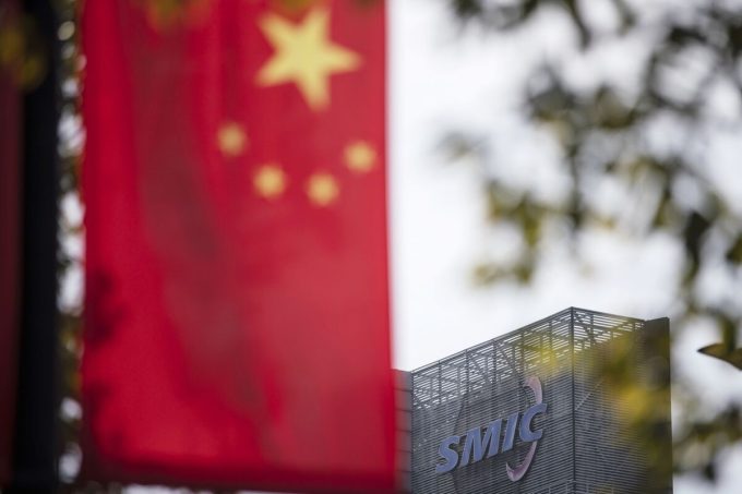 China’s Top Chipmaker SMIC Plunges After Projecting Lower Sales