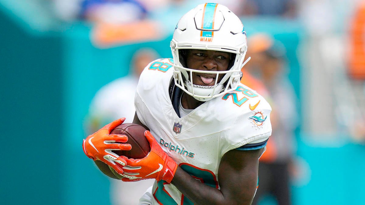 De'Von Achane 'left a lot of yards on the table' in 2024: How Dolphins RB could reach lofty goal in 2025