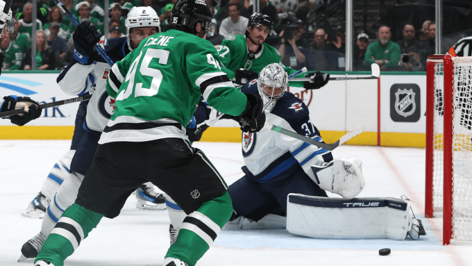 Hellebuyck, Jets still searching for road win in Stanley Cup Playoffs