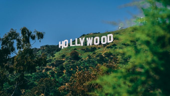 Hollywood’s Best Performing Gambling Stocks of 2025 – Hollywood Life