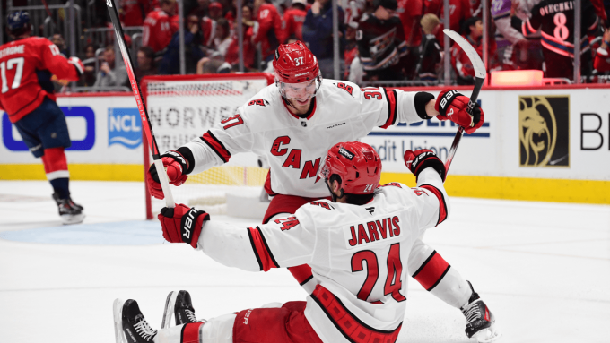 Hurricanes rely on poise, experience in Game 5 victory