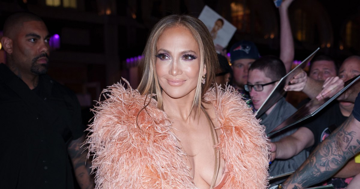 Jennifer Lopez Makes 1st Appearance After Suffering Facial Injury