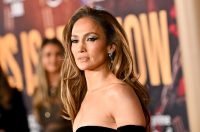 Jennifer Lopez Shows Off Busted Nose Suffered During AMAs Rehearsals