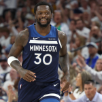 Julius Randle is on such a playoff heater that even Stephen Curry has to shake his head