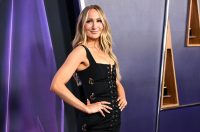 Nikki Glaser Talks Taylor Swift, 'Clowning' for Announcement at AMAs
