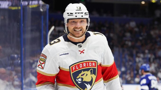 Panthers forward Sam Reinhart exits Game 2 after awkward hit from Hurricanes' Sebastian Aho