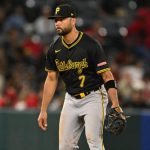 Pirates' Isiah Kiner-Falefa hits home run after meeting second cousin Ralph Kiner's son