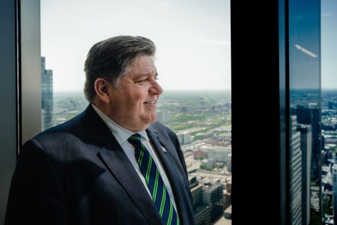 Pritzker Scores Quantum Win as Australian Firm Picks Chicago Hub