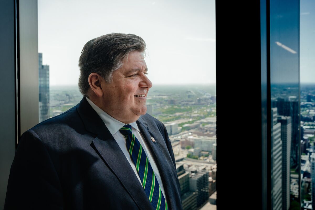 Pritzker Scores Quantum Win as Australian Firm Picks Chicago Hub