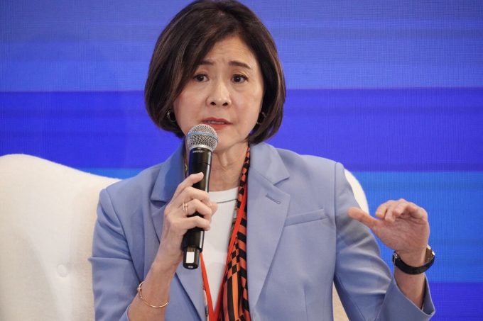 UBS’s Lo Says Investors Diversifying From US to Gold, Crypto