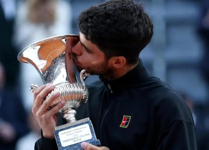 WTA legend breaks silence on Carlos Alcaraz's win in Rome