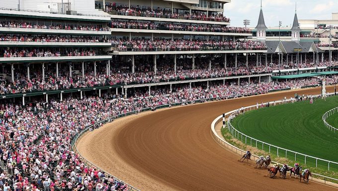 LOUISVILLE, KENTUCKY - MAY 02:  The field heads into the first turn during an undercard race ahead of the Kentucky Oaks at Churchill Downs on May 02, 2025 in Louisville, Kentucky. (Photo by Maddie Meyer/Getty Images)