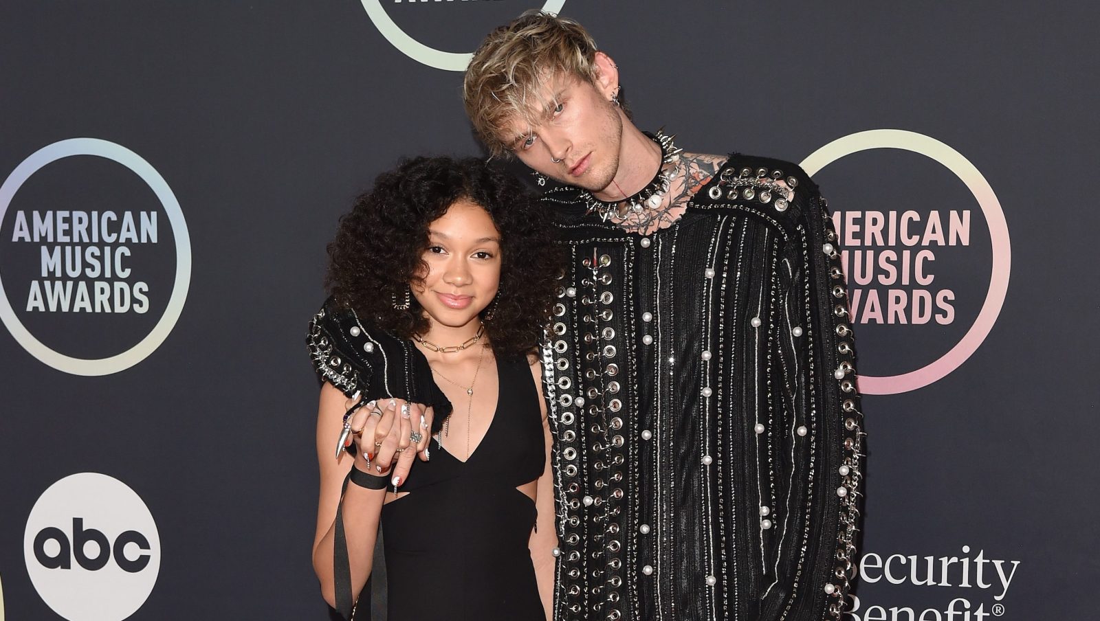 All About His Daughters Casie & Saga Blade – Hollywood Life