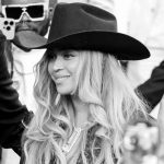 Beyoncé Jokes She Was 'Sittin' Sidewayz' During Tour Stop Mishap