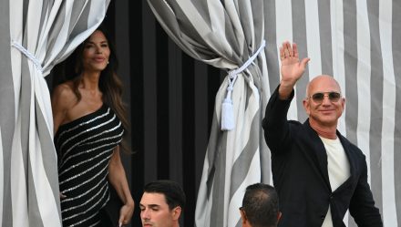 Jeff Bezos & Lauren Sanchez's Wedding Photos: See Pics