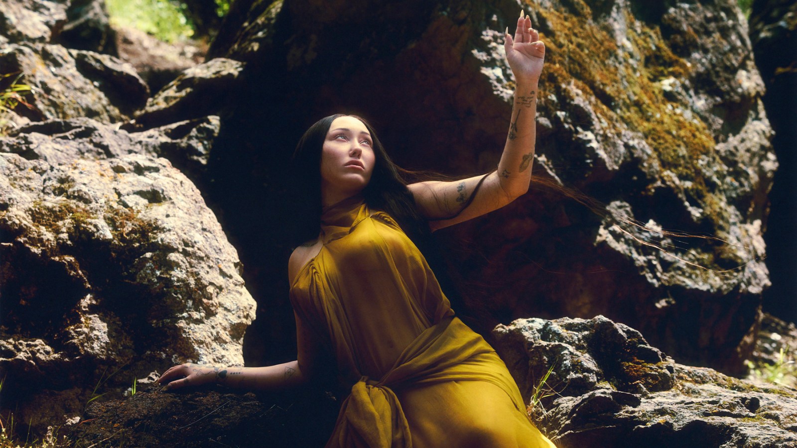 Noah Cyrus Announces 'I Want My Loved Ones to Go With Me' Album, Tour