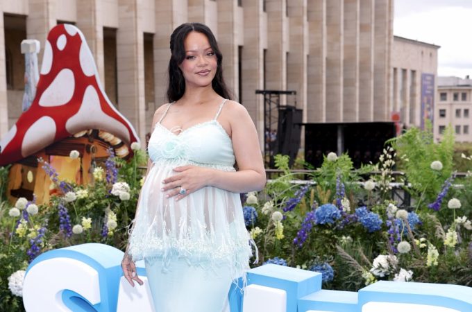 Rihanna Reveals Her Go-To Karaoke Song at 'Smurfs' Movie Premiere