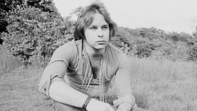 Who Is Lou Christie? 5 Things on ‘Lightnin Strikes’ Singer Who Died – Hollywood Life