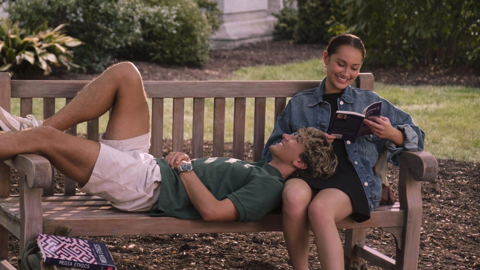 Does Belly Pick Jeremiah or Conrad? – Hollywood Life