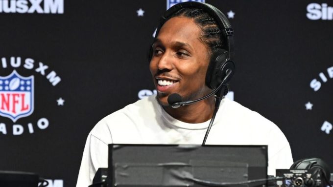 Eagles' Vic Fangio doesn't hold back when assessing this veteran CB during training camp