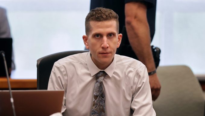 Heroin Claims & Troubling Past – Hollywood Life