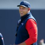 Mike Vrabel warns Patriots against training camp fights, recalling his own rookie scuffle with Steelers