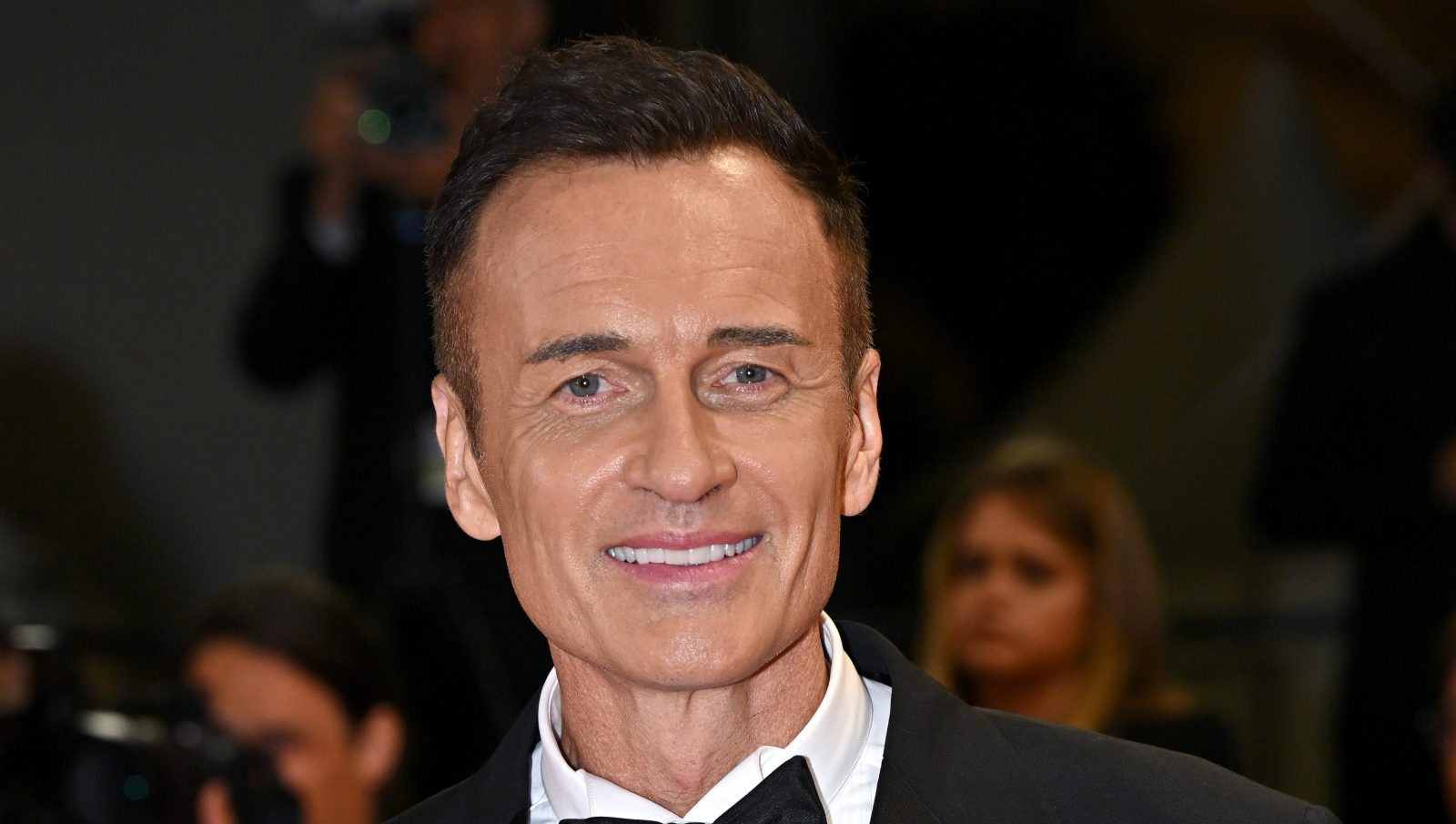 Mother Sonia & Father Sir William McMahon – Hollywood Life