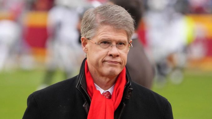 Nine-year-old relative of Chiefs owner Clark Hunt among those dead in Texas flooding