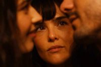 Threesome leads to 2 pregnancies in trailer for new Zoey Deutch rom-com