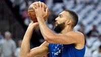 WATCH: Timberwolves' Rudy Gobert working on pick-and-pops and pull-up jumpers with 'Lethal Shooter'