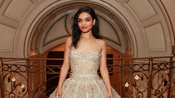 Who Is the Actress Dating? – Hollywood Life