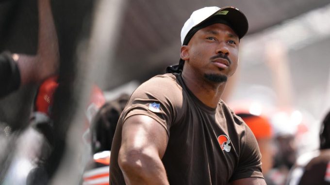 Browns' Myles Garrett declines to comment on latest speeding ticket, tells reporter to 'ask another question'