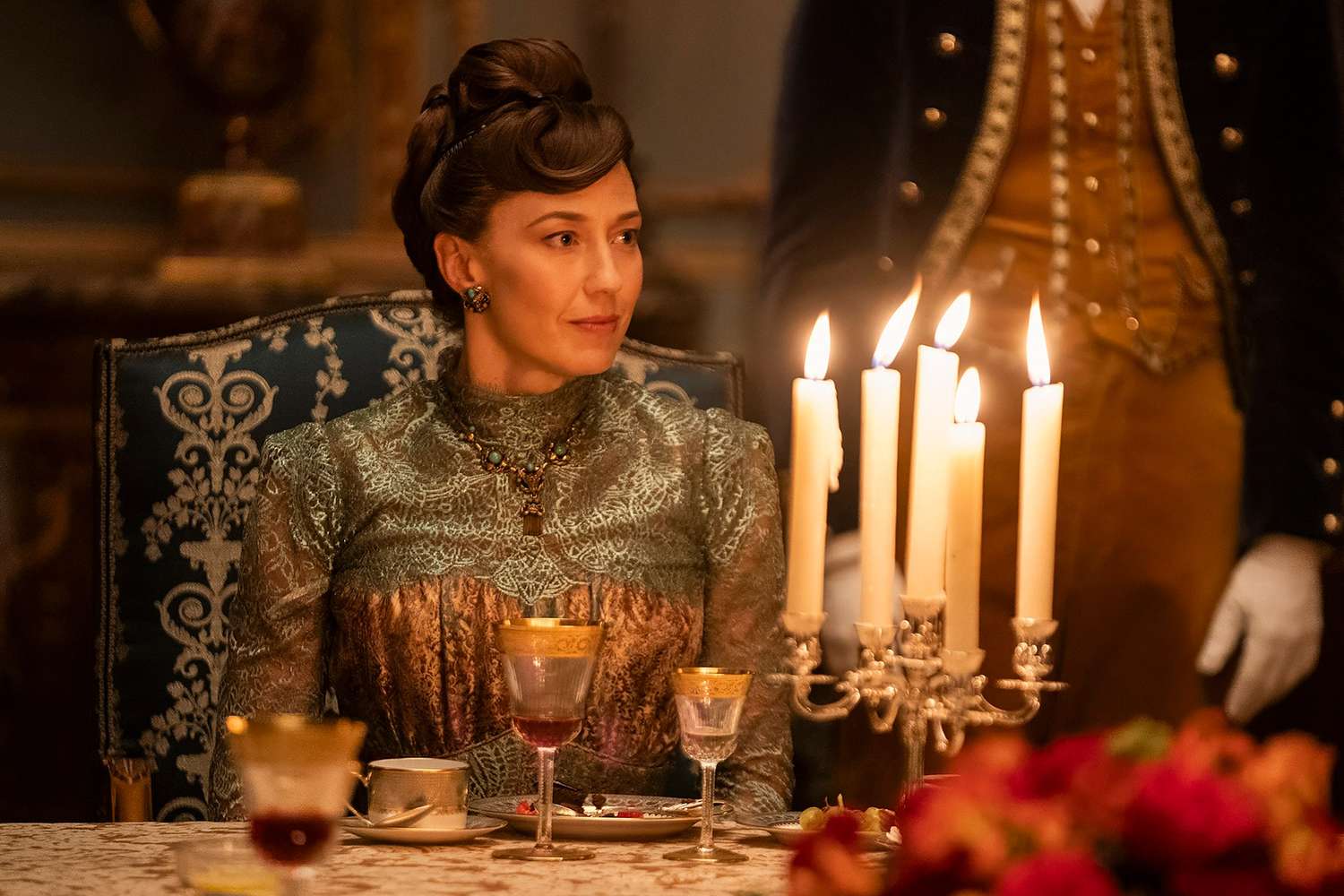 Carrie Coon reacts to 'The Gilded Age' Spanish glitch on HBO Max