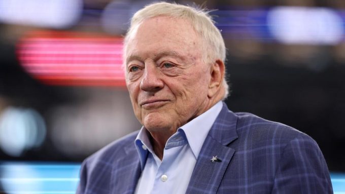 Cowboys owner Jerry Jones says it's 'a team thing' when referring to Micah Parsons' contract situation