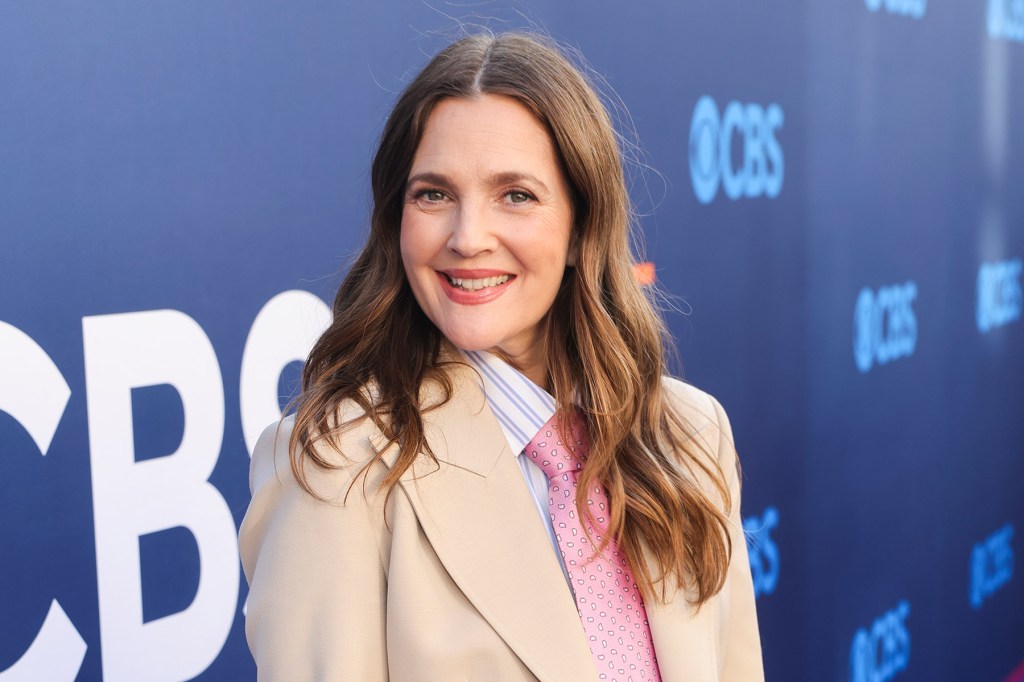 Drew Barrymore Praises SZA, Shares 'Pinch Me' Throwback Picture