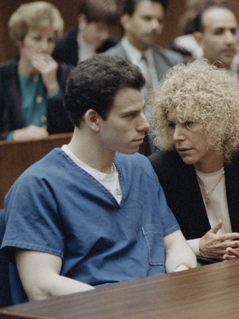 Trial of the Menendez brothers in Los Angeles - From left to right : Erik Menendez with his attorney : Leslie Abramson and his brother Lyle Menendez. Los Angeles, 9th March 1994. (Photo by Ted Soqui/Sygma via Getty Images)