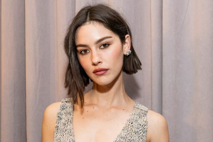 Gracie Abrams & Robyn Sing 'Dancing on My Own' at Lollapalooza