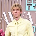 Machine Gun Kelly Says People Only Pretend to 'Hate' Him to 'Fit In'