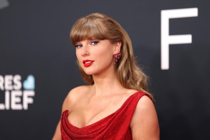 Taylor Swift's Path to Success Explained by NASA Engineer in New Book