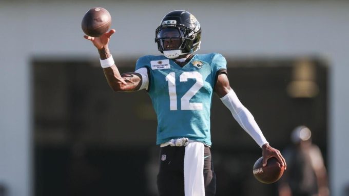 Will Travis Hunter play both ways? Jaguars' first depth chart offers glimpse into team's approach