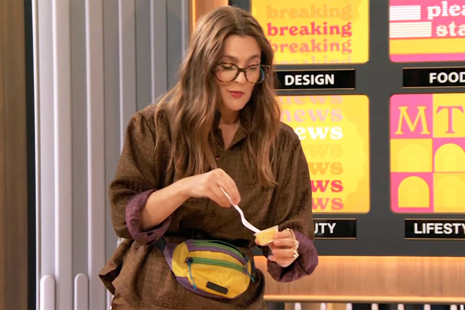 Drew Barrymore reveals she keeps mac and cheese inside her fanny pack