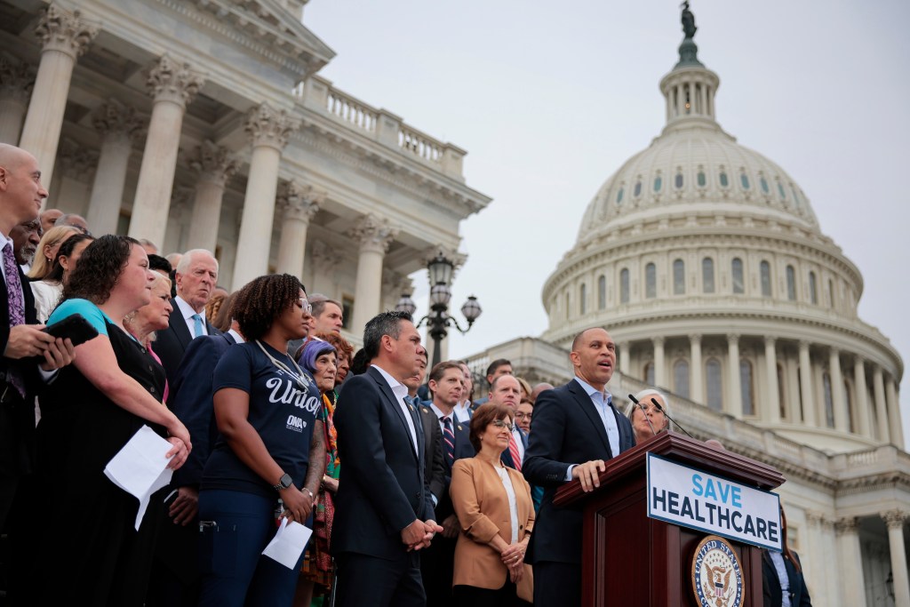 WASHINGTON, DC - SEPTEMBER 30: House Minority Leader Hakeem Jeffries (D-NY), joins fellow House Democratic leaders and members to rally on the House Steps of the U.S. Capitol on September 30, 2025 in Washington, DC. House Democrats demanded that Congressional Republicans negotiate with them on spending to avoid a federal government shutdown that is set to begin at midnight if no deal is struck. (Photo by Chip Somodevilla/Getty Images)