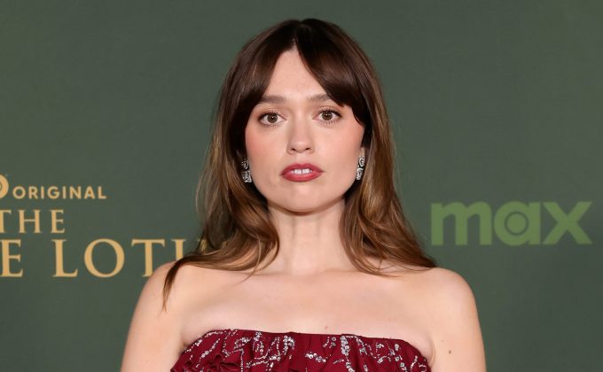 Learn About Her Parents, Siblings & More – Hollywood Life