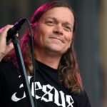 All About His Kidney Cancer Battle – Hollywood Life