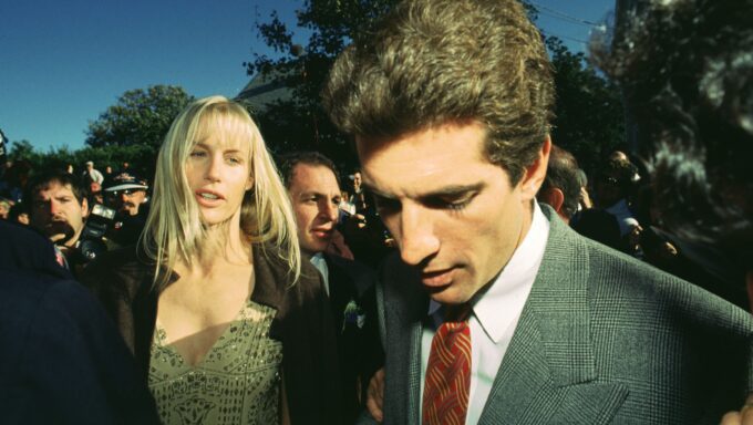 Stars Who Slammed ‘Love Story: JFK Jr. & Carolyn Bessette’: Statements – Hollywood Life